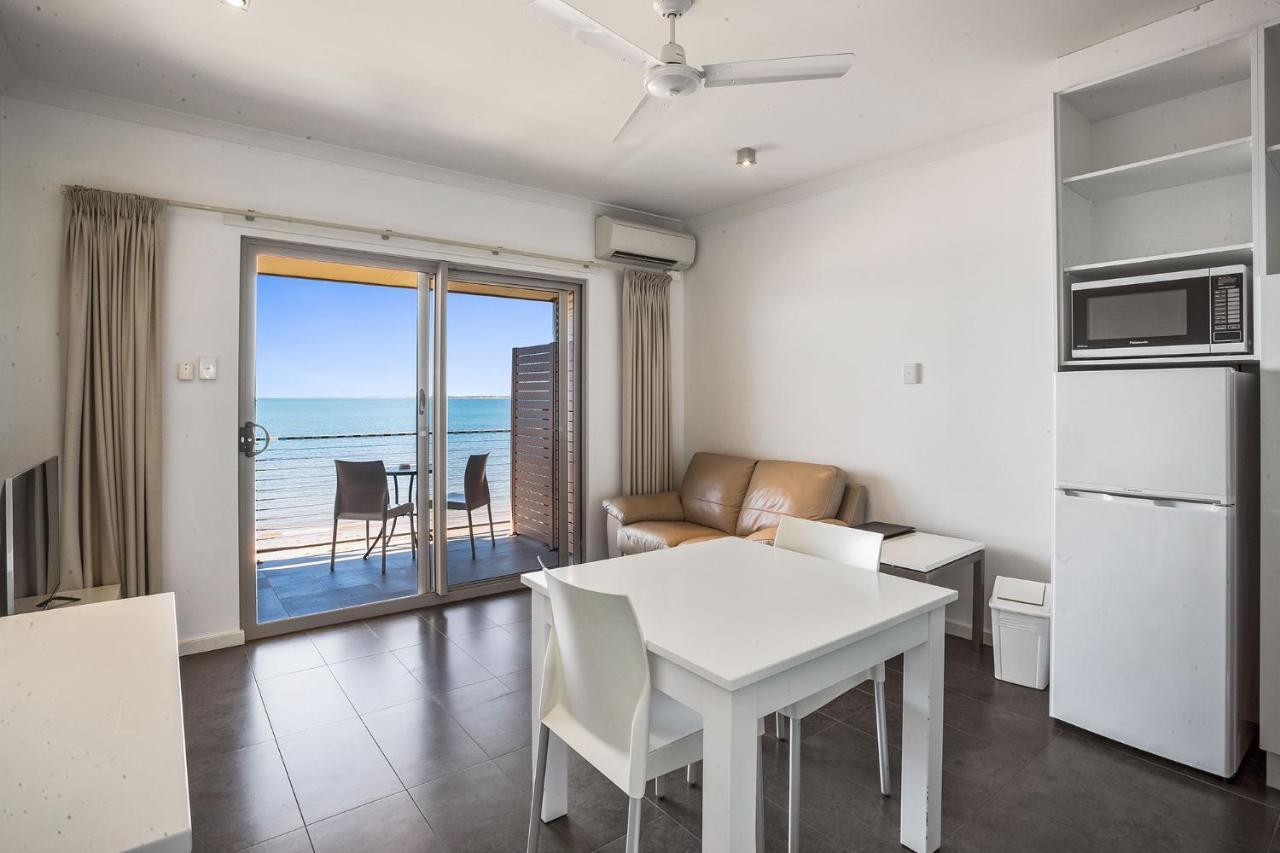 Onslow Beach Resort Екстер'єр фото