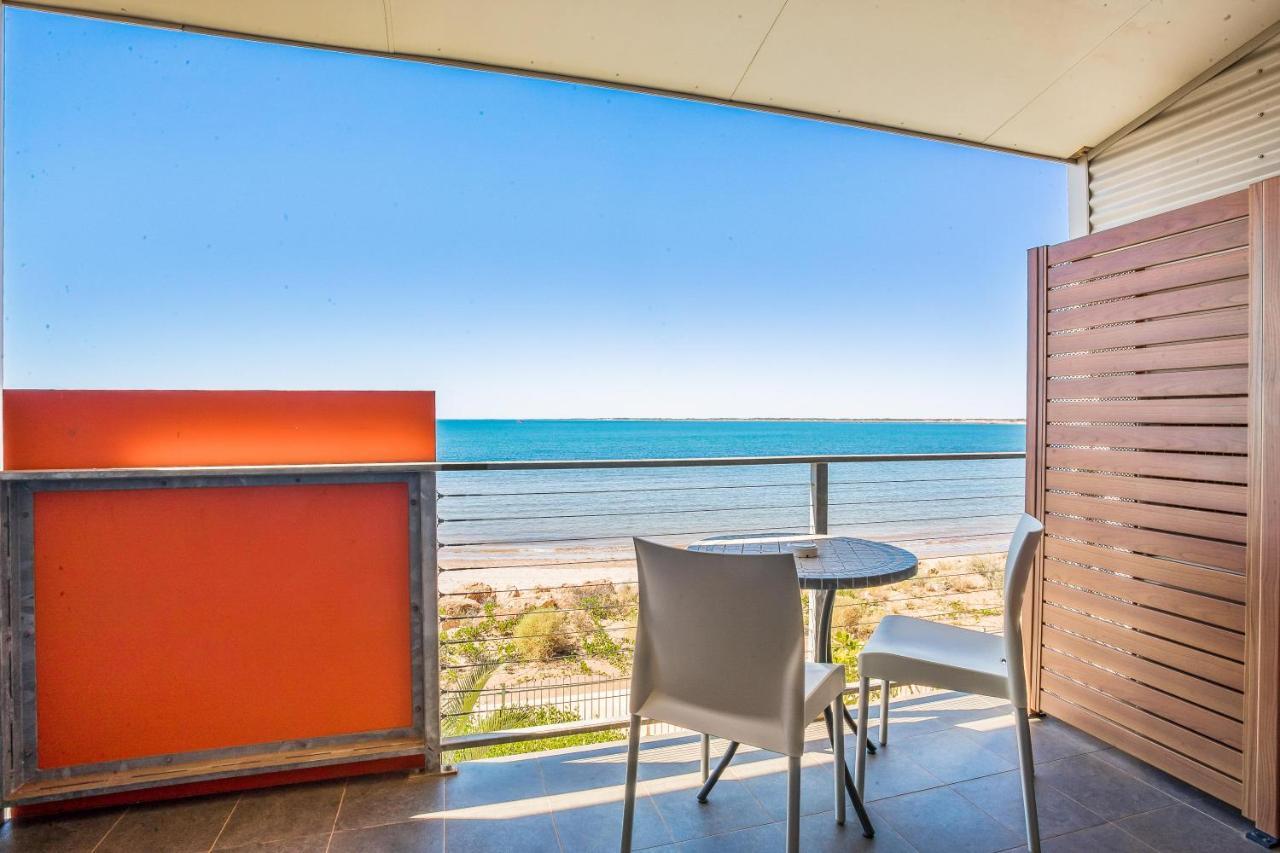 Onslow Beach Resort Екстер'єр фото