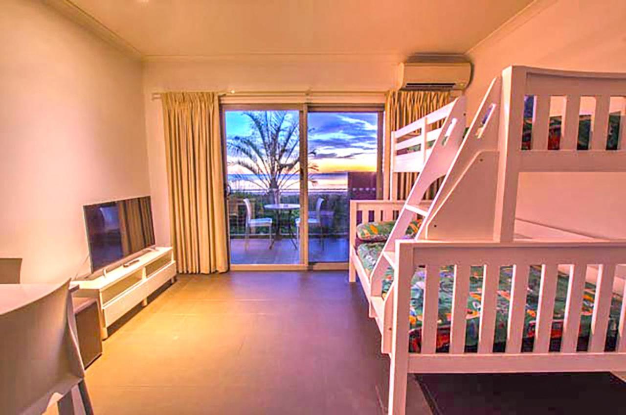 Onslow Beach Resort Екстер'єр фото